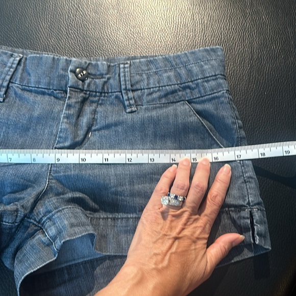 Forever 21 chambray denim shorts - Picture 6 of 7